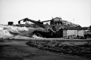 La fabbrica vista dalla zona di scavo